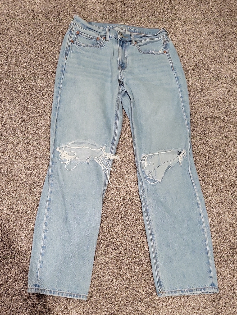 American Eagle Outfitters Light Blue Straight Leg Ripped Jeans, Size 6 Regular